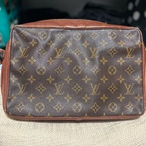VINTAGE Louis Vuitton crossbody